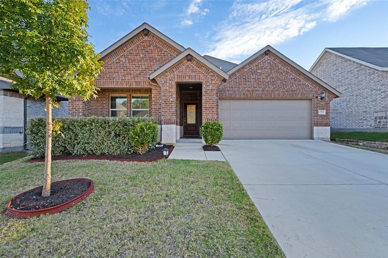 222 Luna Lane, Lake Dallas TX 75065
