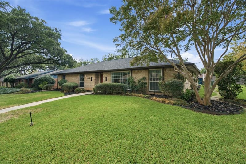 2612 Briarcove Drive, Plano TX 75074 - Photo 3