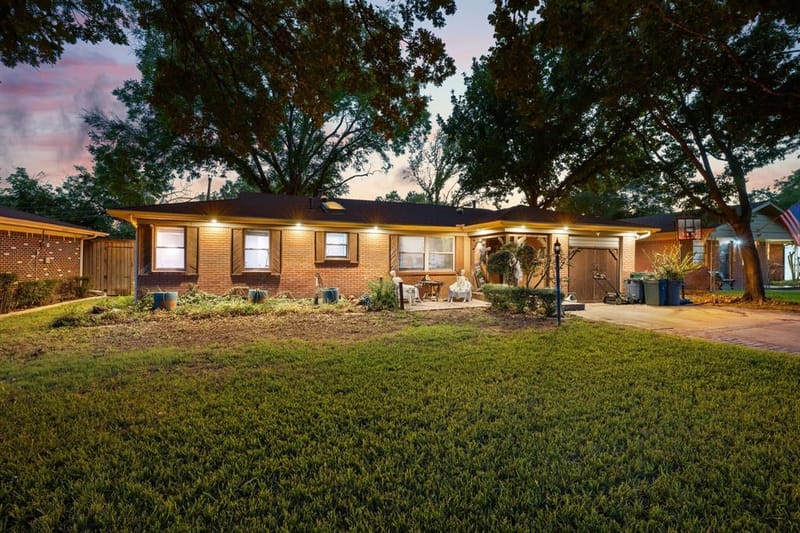 5420 Mallory Drive, Haltom City TX 76117 - Photo 3