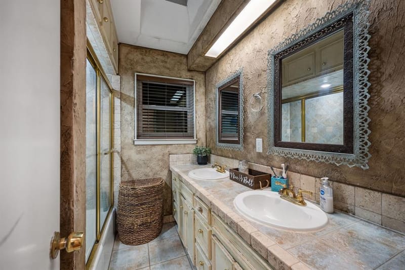 5420 Mallory Drive, Haltom City TX 76117 - Photo 18