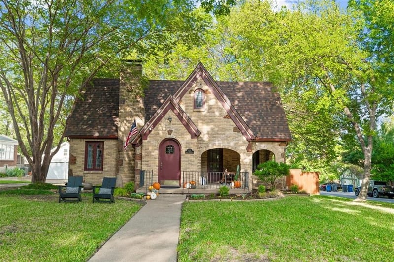 522 Monte Vista Drive, Dallas TX 75223 - Photo 2