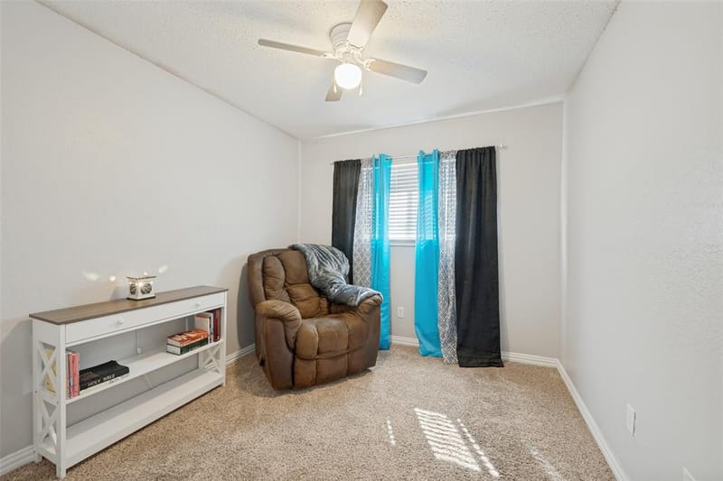 220 Sunset Oaks Drive, Fort Worth TX 76112 - Photo 20