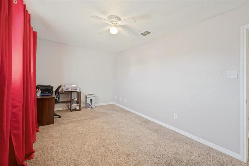 220 Sunset Oaks Drive, Fort Worth TX 76112 - Photo 19
