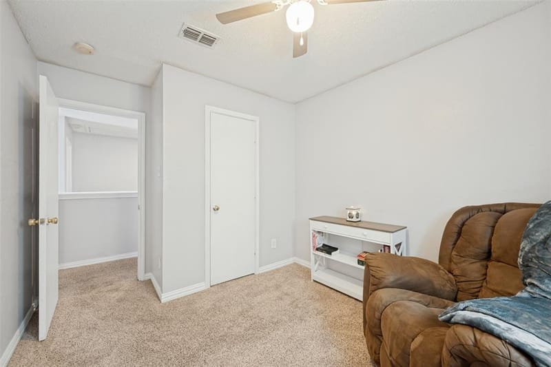 220 Sunset Oaks Drive, Fort Worth TX 76112 - Photo 21