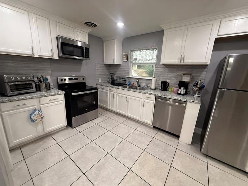 5433 Greenlee Street, Fort Worth TX 76112 - Photo 6