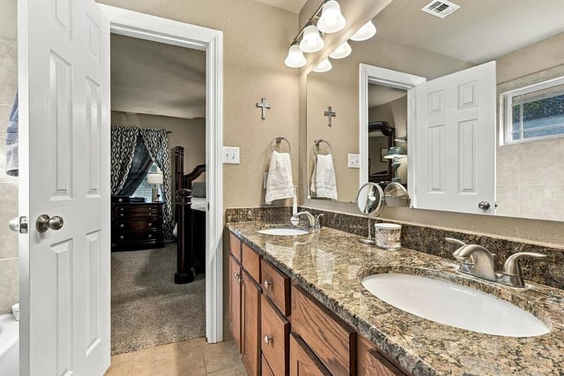 230 Oakwood Circle, Shady Shores TX 76208 - Photo 17