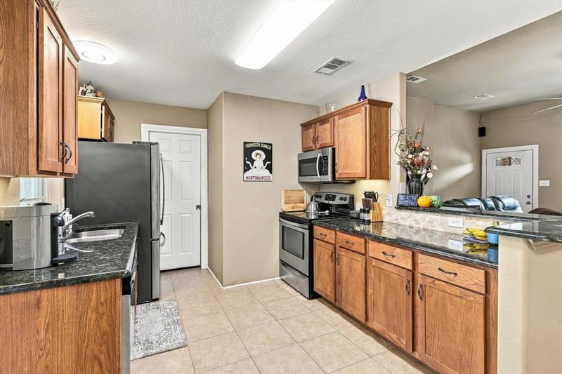 230 Oakwood Circle, Shady Shores TX 76208 - Photo 7