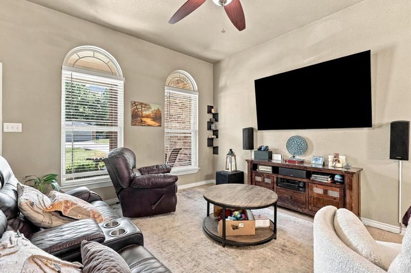 230 Oakwood Circle, Shady Shores TX 76208 - Photo 4