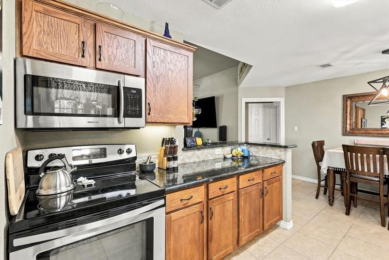 230 Oakwood Circle, Shady Shores TX 76208 - Photo 8