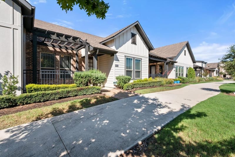 4803 Midnight Violet Way, Arlington TX 76005 - Photo 3