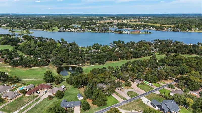 215 Modoc Trail, Lake Kiowa TX 76240 - Photo 38