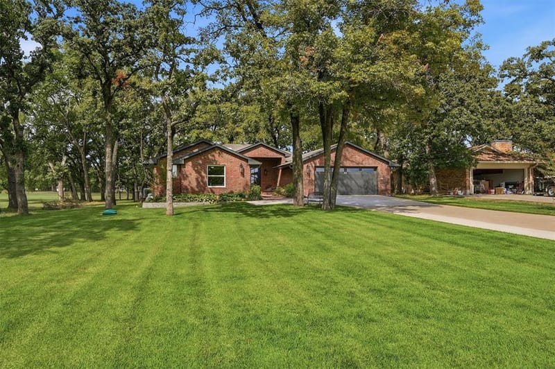 215 Modoc Trail, Lake Kiowa TX 76240 - Photo 4