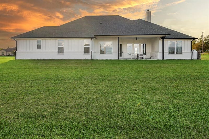 8524 Bronco Drive, Godley TX 76044 - Photo 3