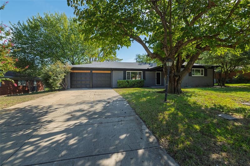 102 Juniper Street, Mansfield TX 76063 - Photo 2