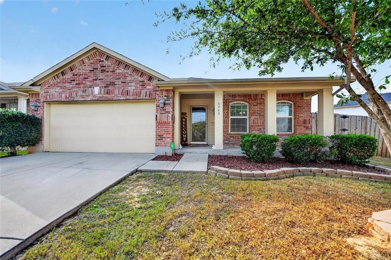 8448 Little Fawn Lane, Dallas TX 75249 - Photo 2