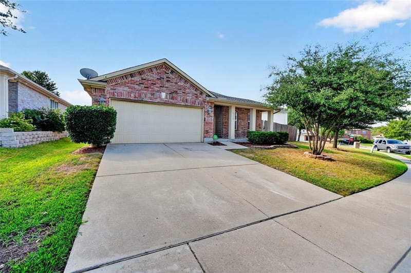 8448 Little Fawn Lane, Dallas TX 75249 - Photo 3