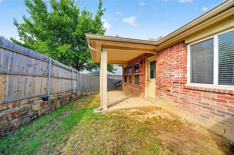 8448 Little Fawn Lane, Dallas TX 75249 - Photo 36