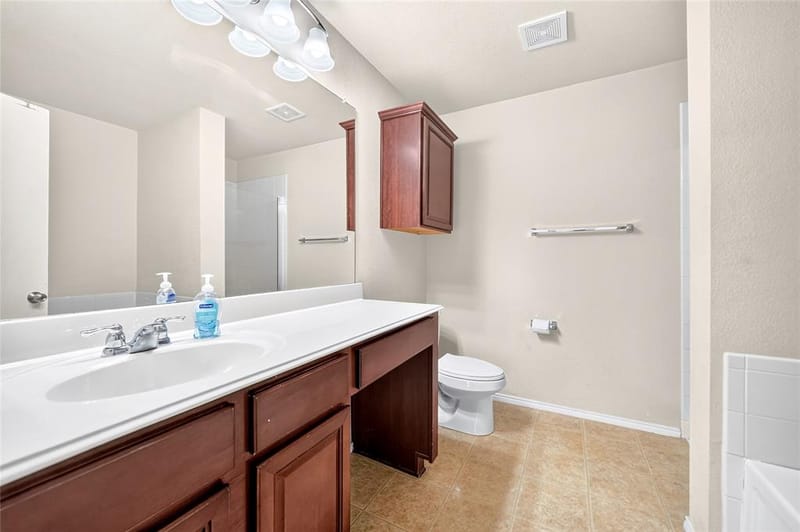 8448 Little Fawn Lane, Dallas TX 75249 - Photo 32