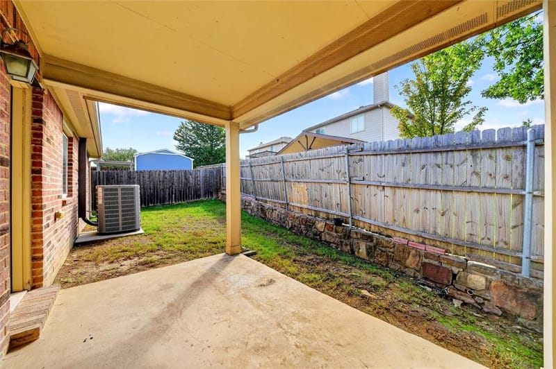 8448 Little Fawn Lane, Dallas TX 75249 - Photo 34