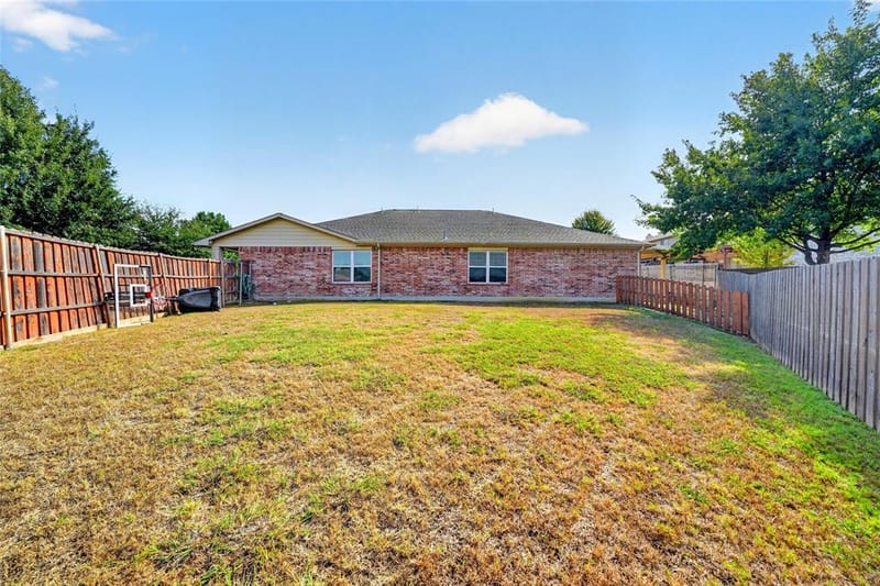 8448 Little Fawn Lane, Dallas TX 75249 - Photo 38