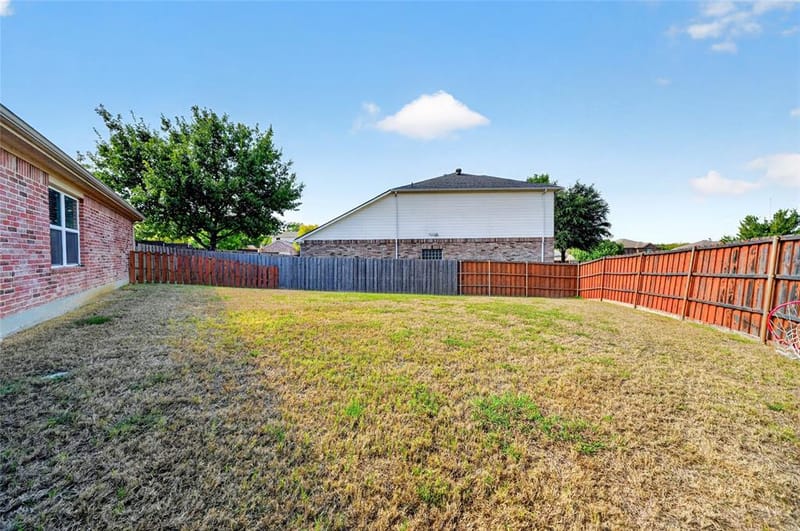 8448 Little Fawn Lane, Dallas TX 75249 - Photo 37