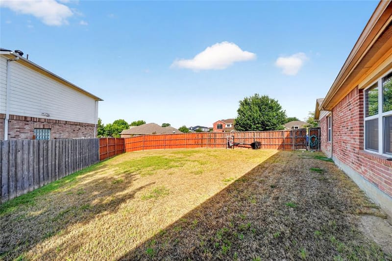 8448 Little Fawn Lane, Dallas TX 75249 - Photo 39