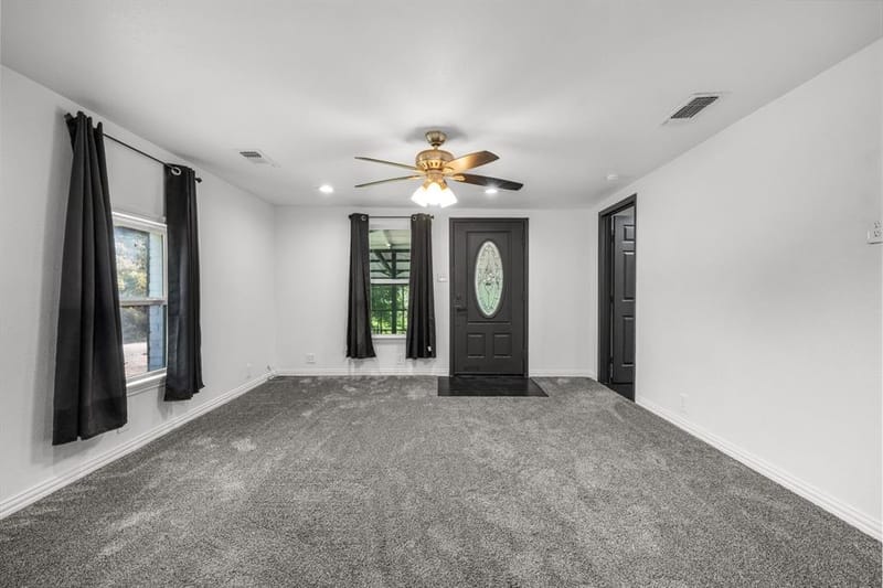 702 Monticello Drive, Springtown TX 76082 - Photo 7