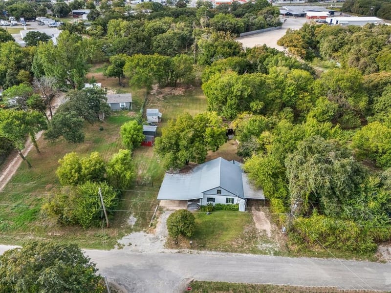 702 Monticello Drive, Springtown TX 76082 - Photo 36