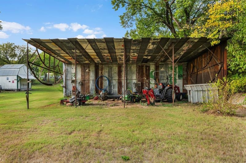702 Monticello Drive, Springtown TX 76082 - Photo 28