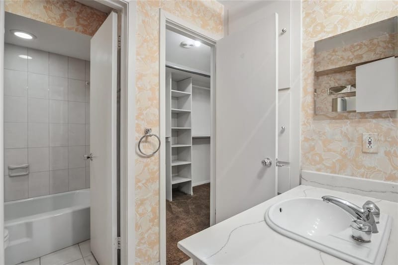 15721 mapleview, Dallas TX 75248 - Photo 26