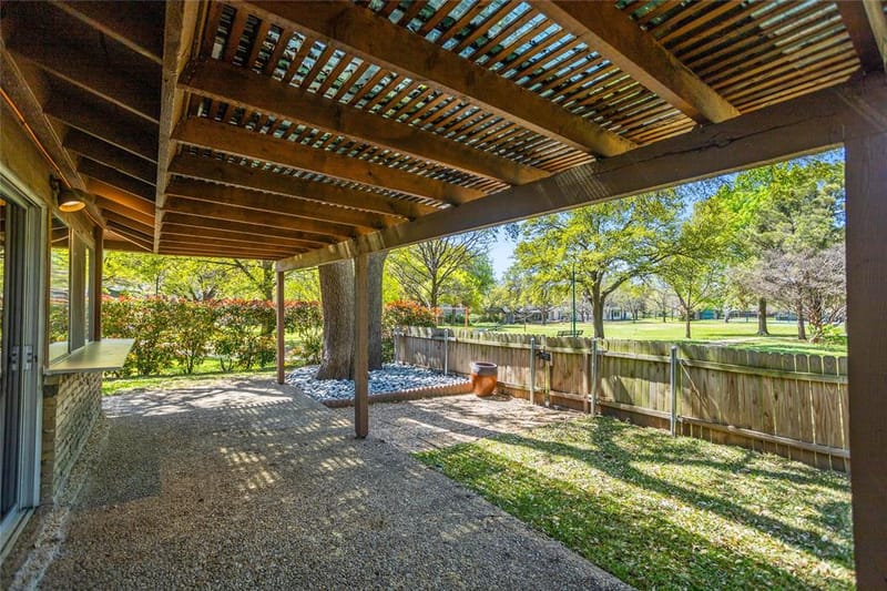 15721 mapleview, Dallas TX 75248 - Photo 32