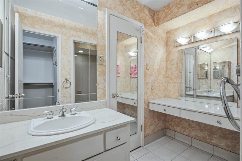15721 mapleview, Dallas TX 75248 - Photo 28