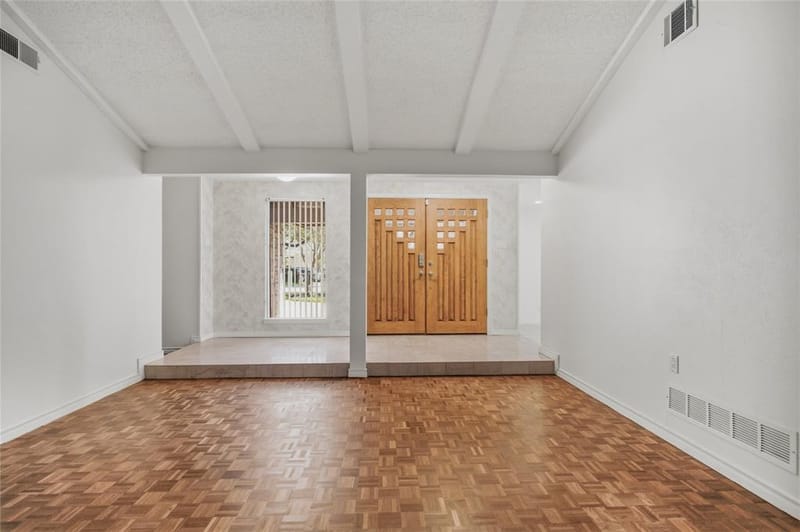 15721 mapleview, Dallas TX 75248 - Photo 5