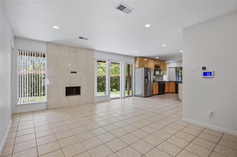15721 mapleview, Dallas TX 75248 - Photo 14