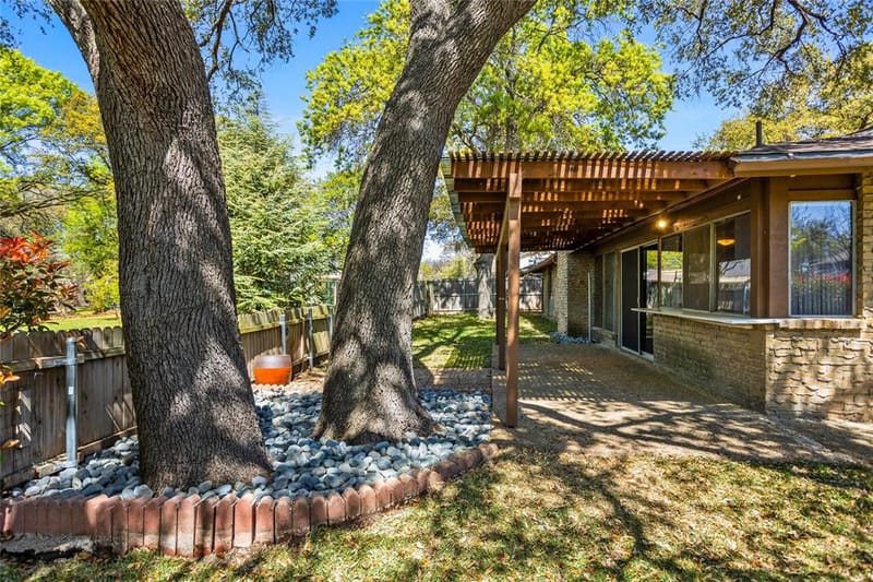 15721 mapleview, Dallas TX 75248 - Photo 31