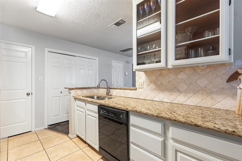 422 Santa Fe Trail # 11, Irving TX 75063 - Photo 14