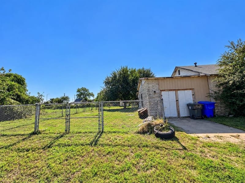 207 E Church Street, Waco TX 76704 - Photo 3