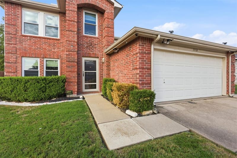5312 Emmeryville Lane, Fort Worth TX 76244 - Photo 2