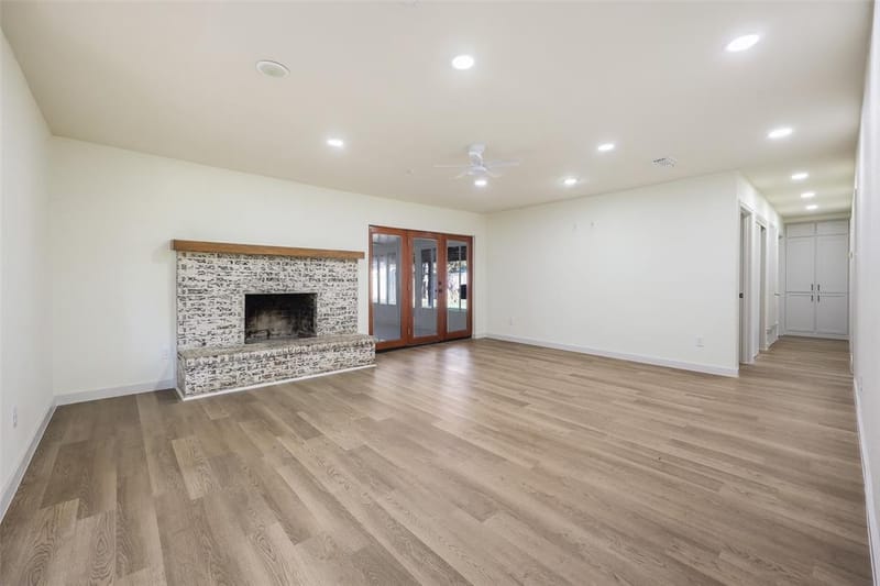 513 Colonial Drive, Garland TX 75043 - Photo 8