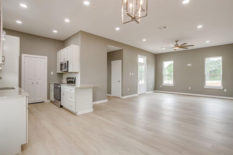 1024 RAYS Way, Weatherford TX 76085 - Photo 12