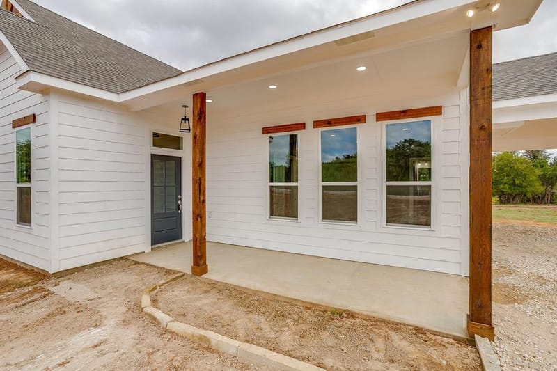 1024 RAYS Way, Weatherford TX 76085 - Photo 3