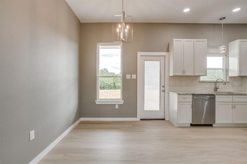 1024 RAYS Way, Weatherford TX 76085 - Photo 10