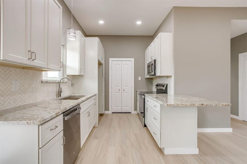 1024 RAYS Way, Weatherford TX 76085 - Photo 14