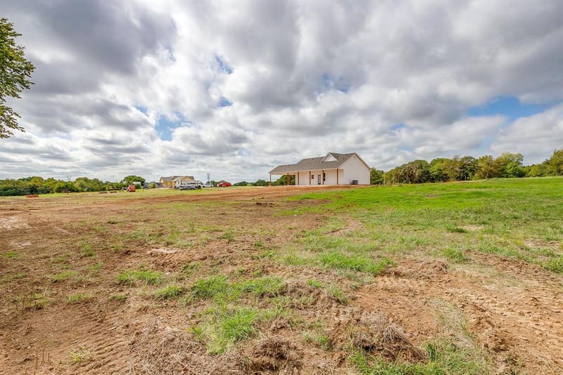 1024 RAYS Way, Weatherford TX 76085 - Photo 35