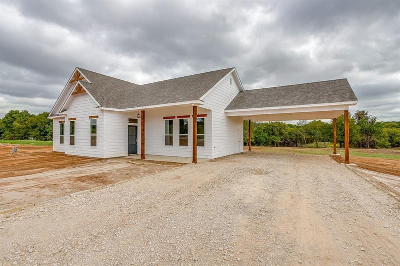 1024 RAYS Way, Weatherford TX 76085 - Photo 4