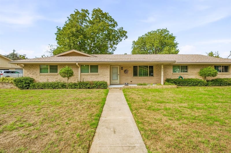 2190 N Woodland Street, Stephenville TX 76401 - Photo 2