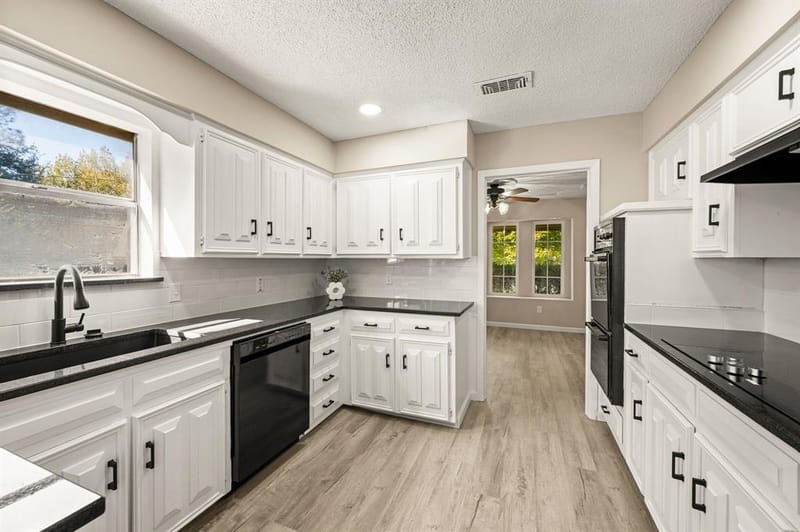 2724 Westridge Drive, Arlington TX 76012 - Photo 13