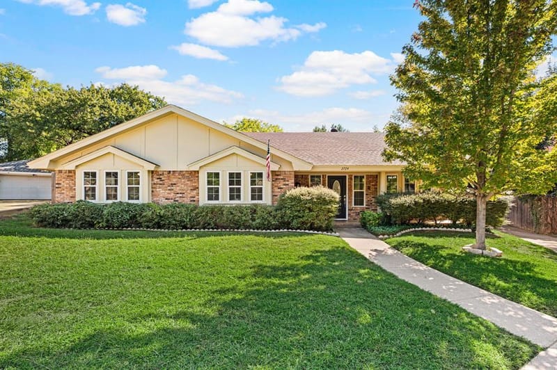 2724 Westridge Drive, Arlington TX 76012