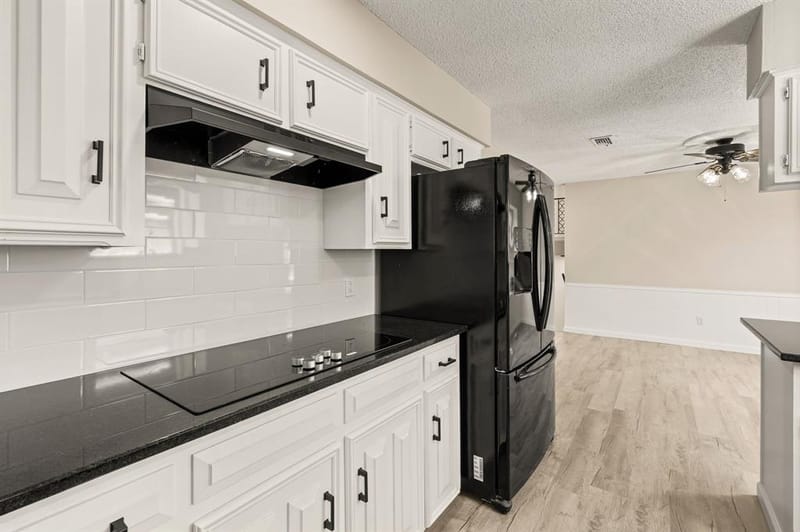 2724 Westridge Drive, Arlington TX 76012 - Photo 14