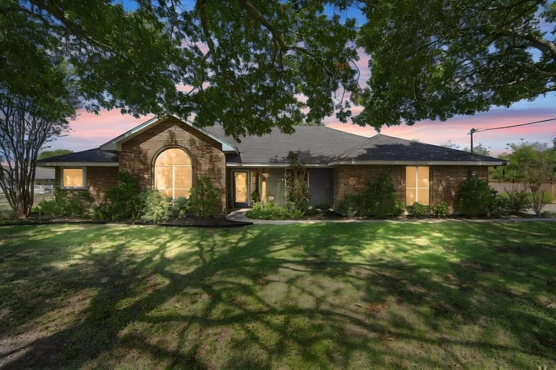 819 Nokomis Circle, Lancaster TX 75146 - Photo 6